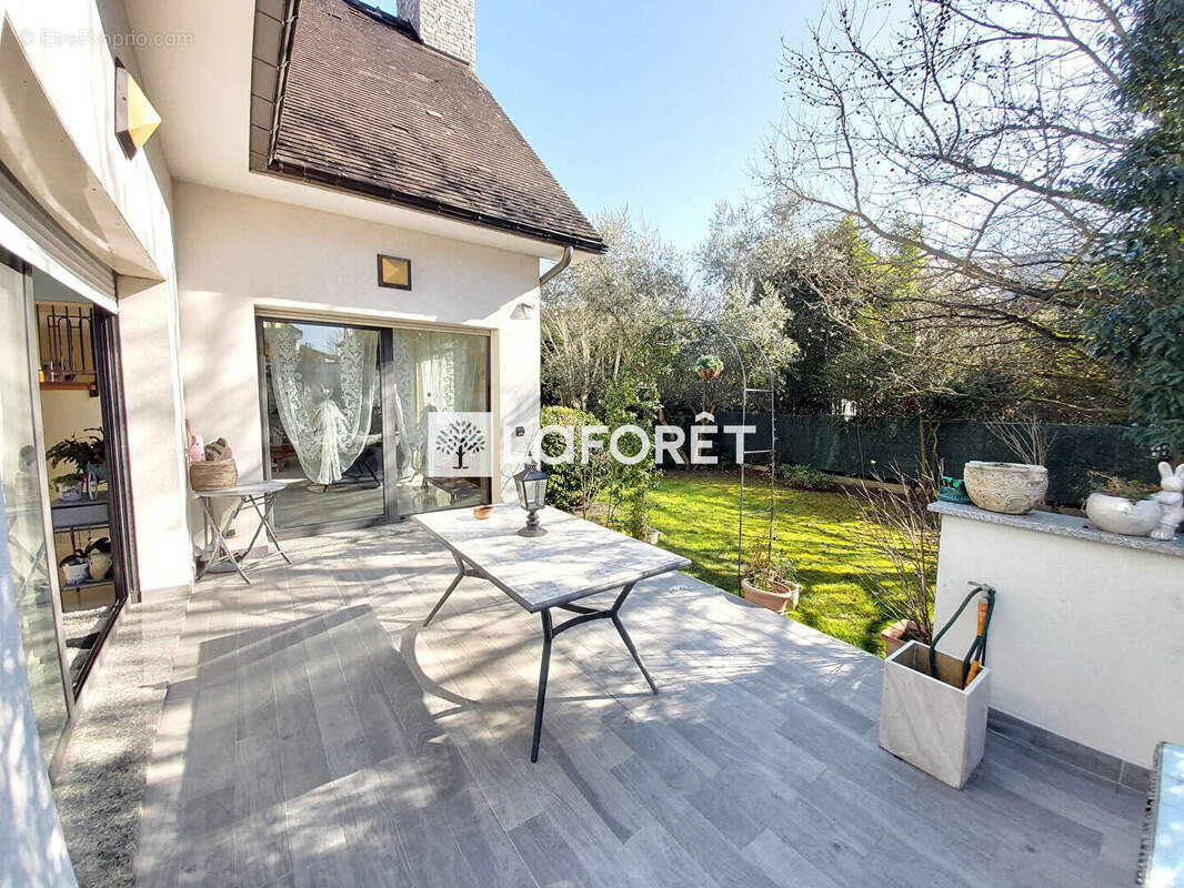 Maison à VILLEMOMBLE