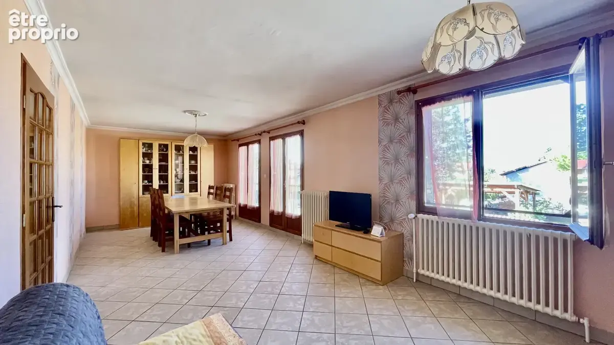 Grande maison familiale de 220 m2 / 5 chambres / Terrain de 673 m2 - photo 4