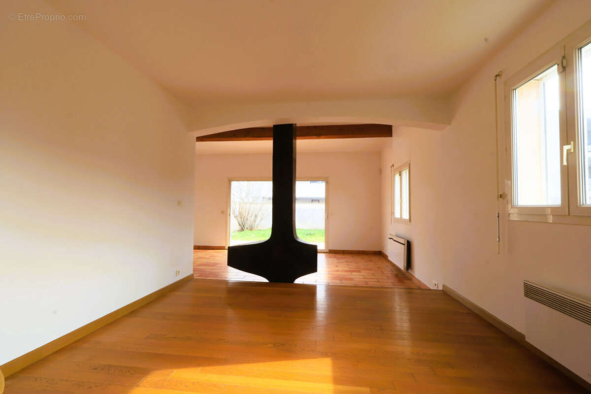 Maison à MAUGUIO