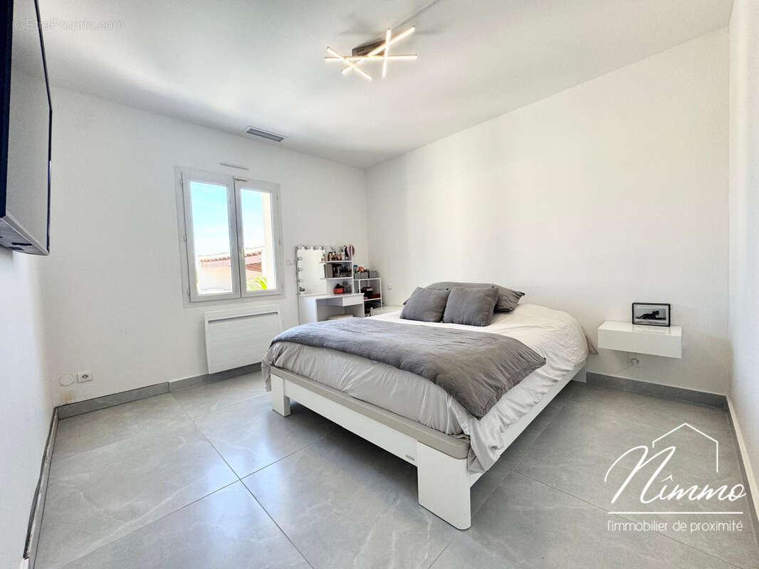 Nimes vacquerolles villa contemporaine de plain pied 140 m2 avec piscine pool house jardin de 593 m2 garages - photo 10