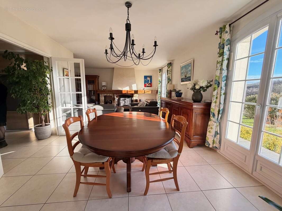 Traditonnelle de 130 m² sur 3136 m² de terrain avec vue - photo 5