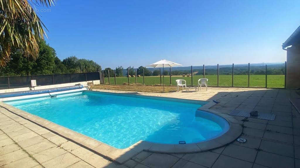 Maison en pierre avec piscine à Excideuil 5 pièce(s) 180 m2 - photo 13