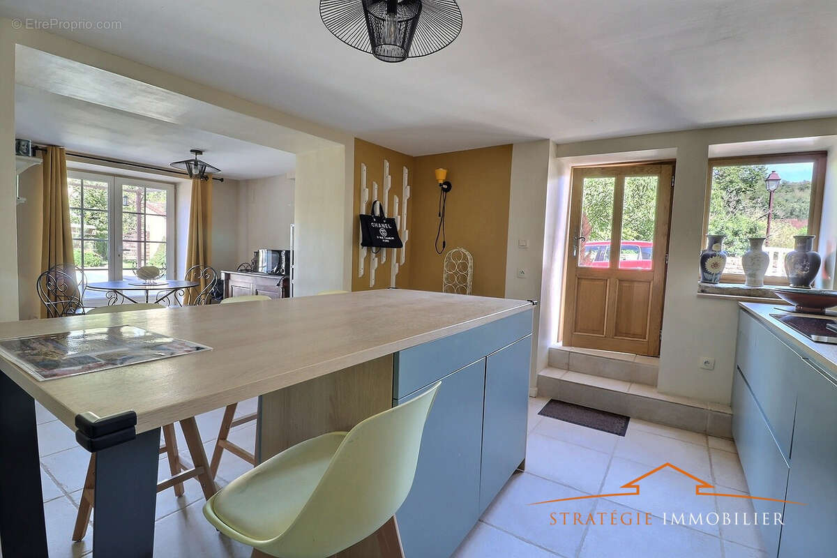 Maison à SAINT-MARTIN-DU-TARTRE