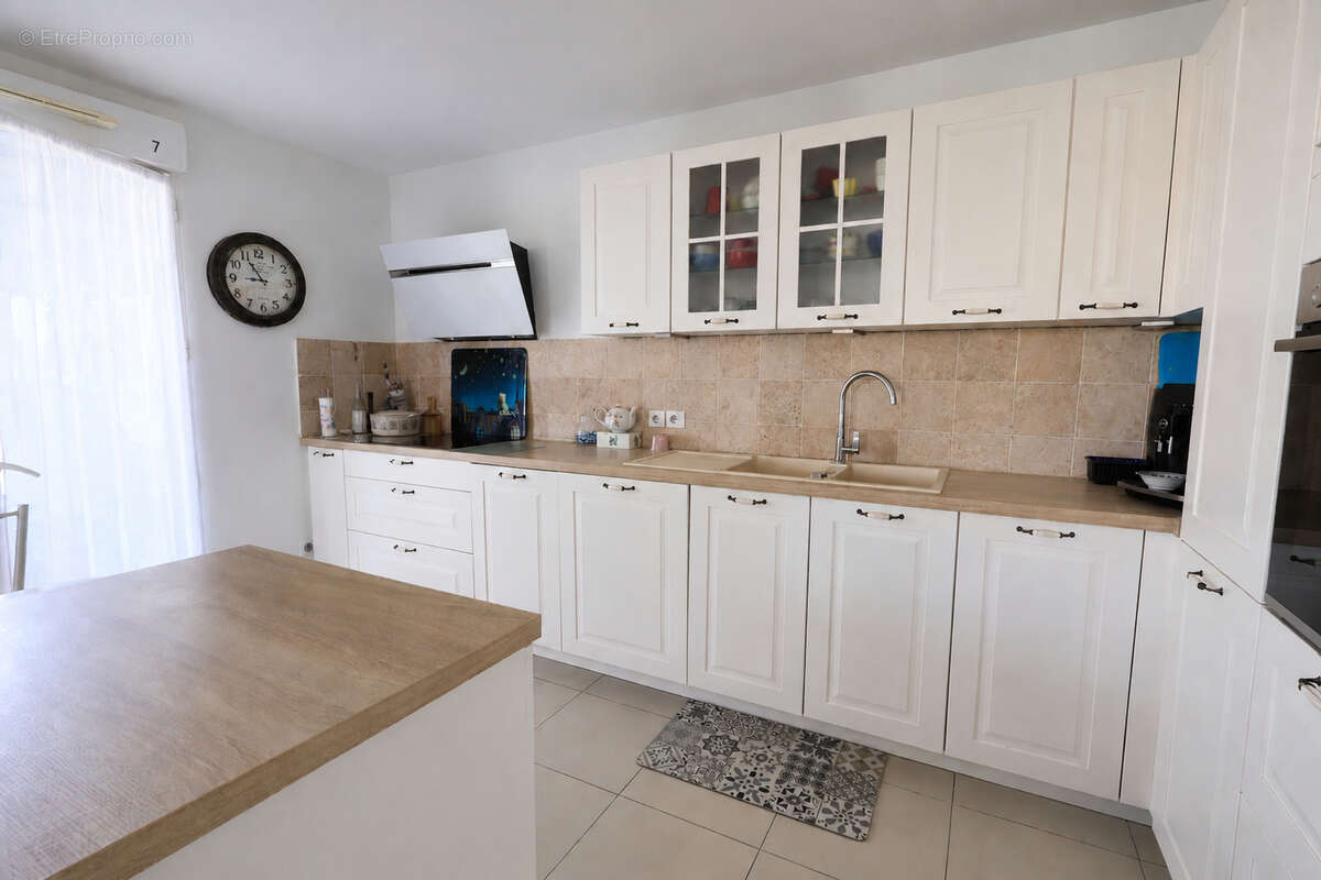 Appartement à LE CRES