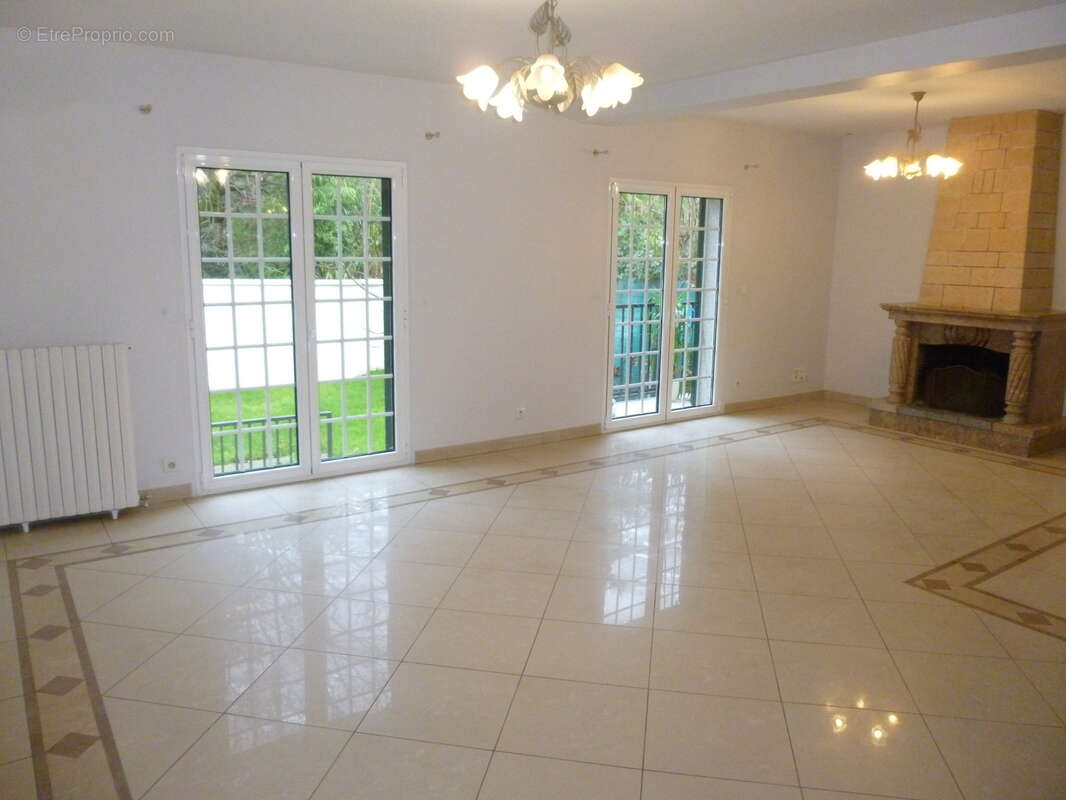 Maison à SAINT-GRATIEN