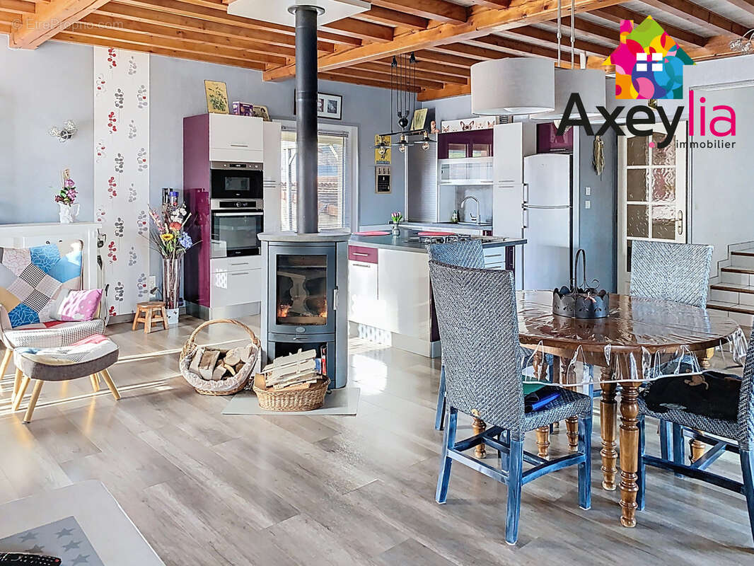 Maison à SAINT-ALBAN-LES-EAUX