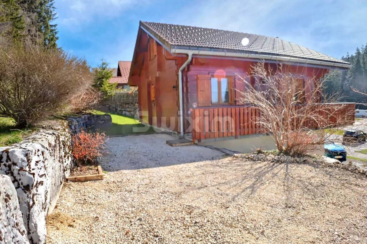 Maison à LES ROUSSES