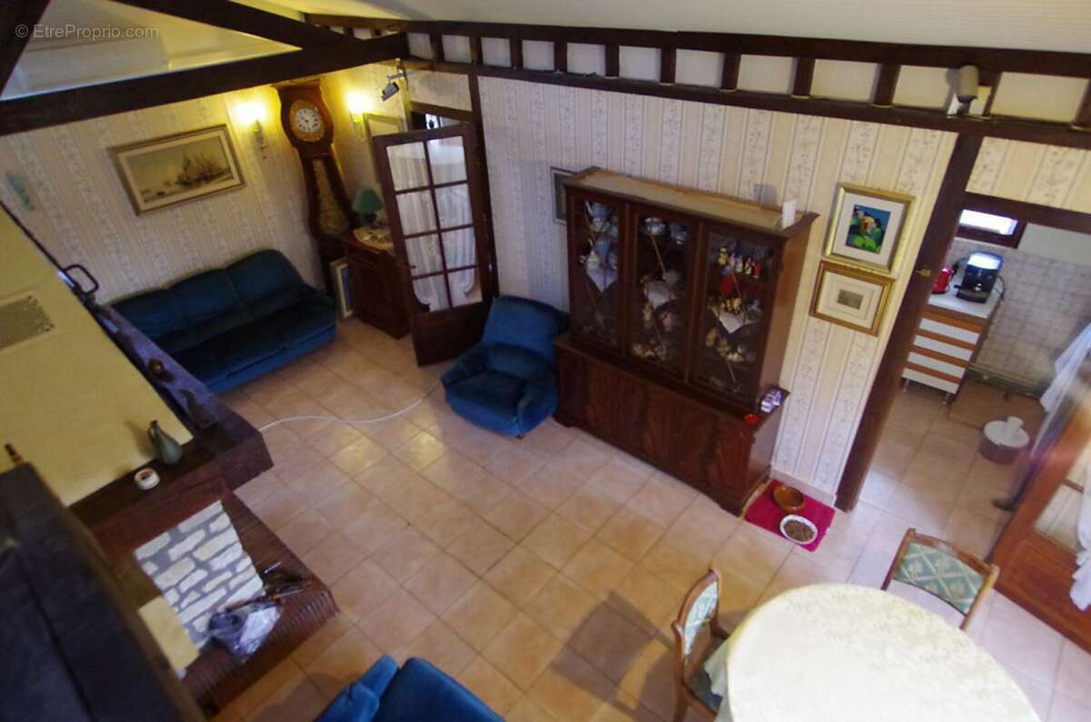 Maison à SAINTE-GENEVIEVE-DES-BOIS