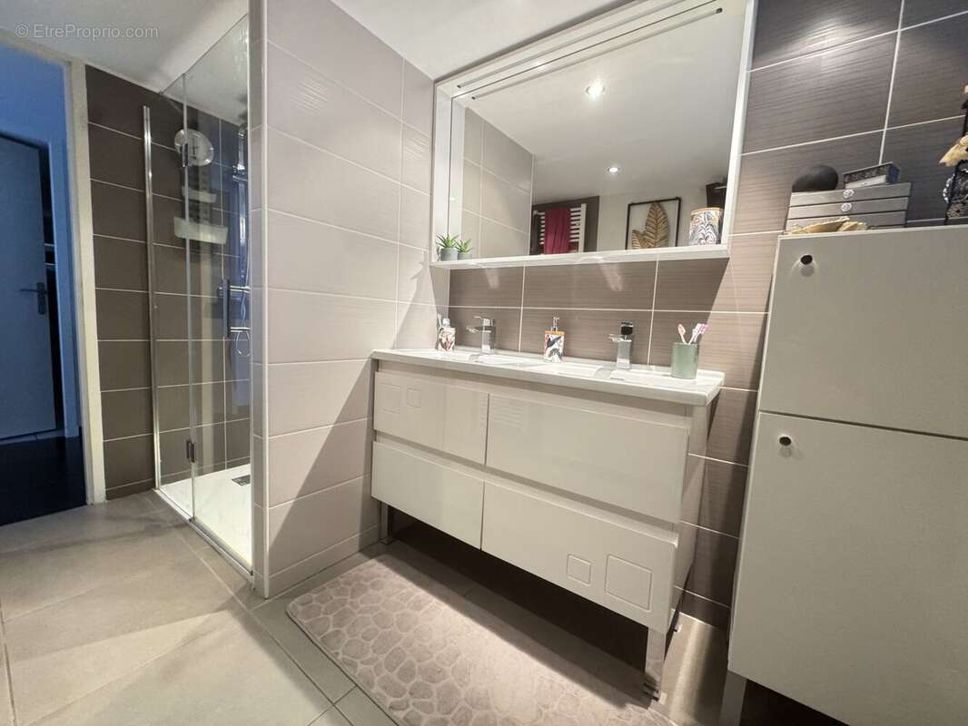 Maison 190 m² à Durdat-Larequille  - photo 8