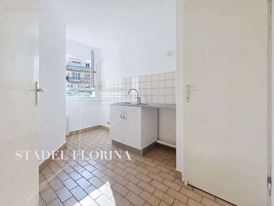 Appartement à LA GARENNE-COLOMBES