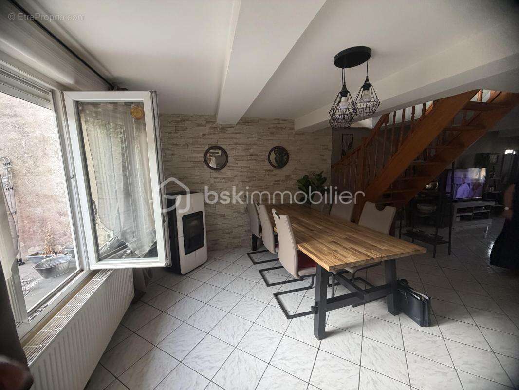 Jolie maison d'habitation dans endroit calme - photo 3