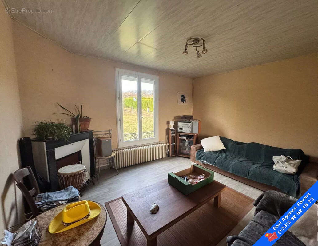 Maison à LA CELLE-SAINT-CYR