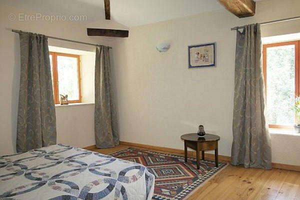 Gite Bedroom view 2 - Maison à SAINT-MAURICE-DES-LIONS