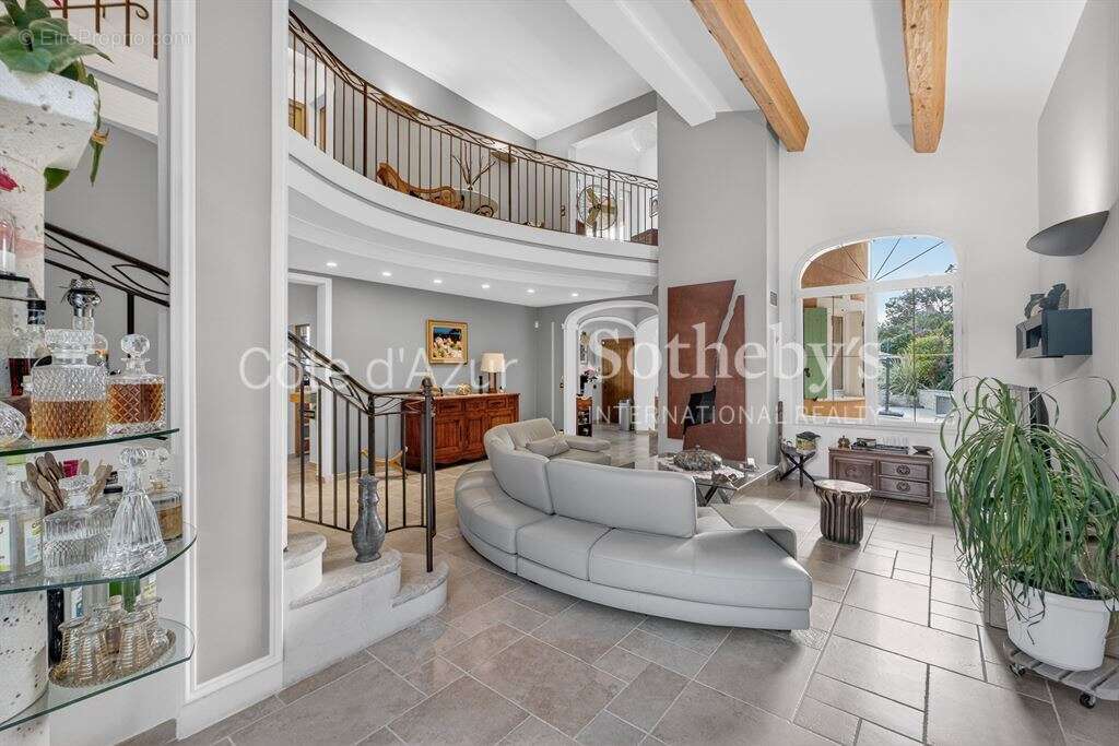 Maison à MONTAUROUX