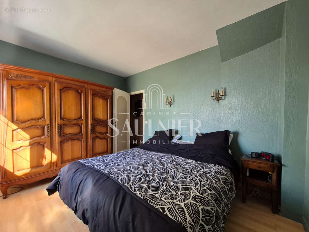 Exclusivité - Maison familiale de 126m2 avec dépendances proche du centre ville Saint-Georges-sur-Cher. - photo 8