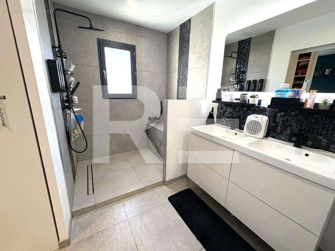 Maison à LA CALMETTE