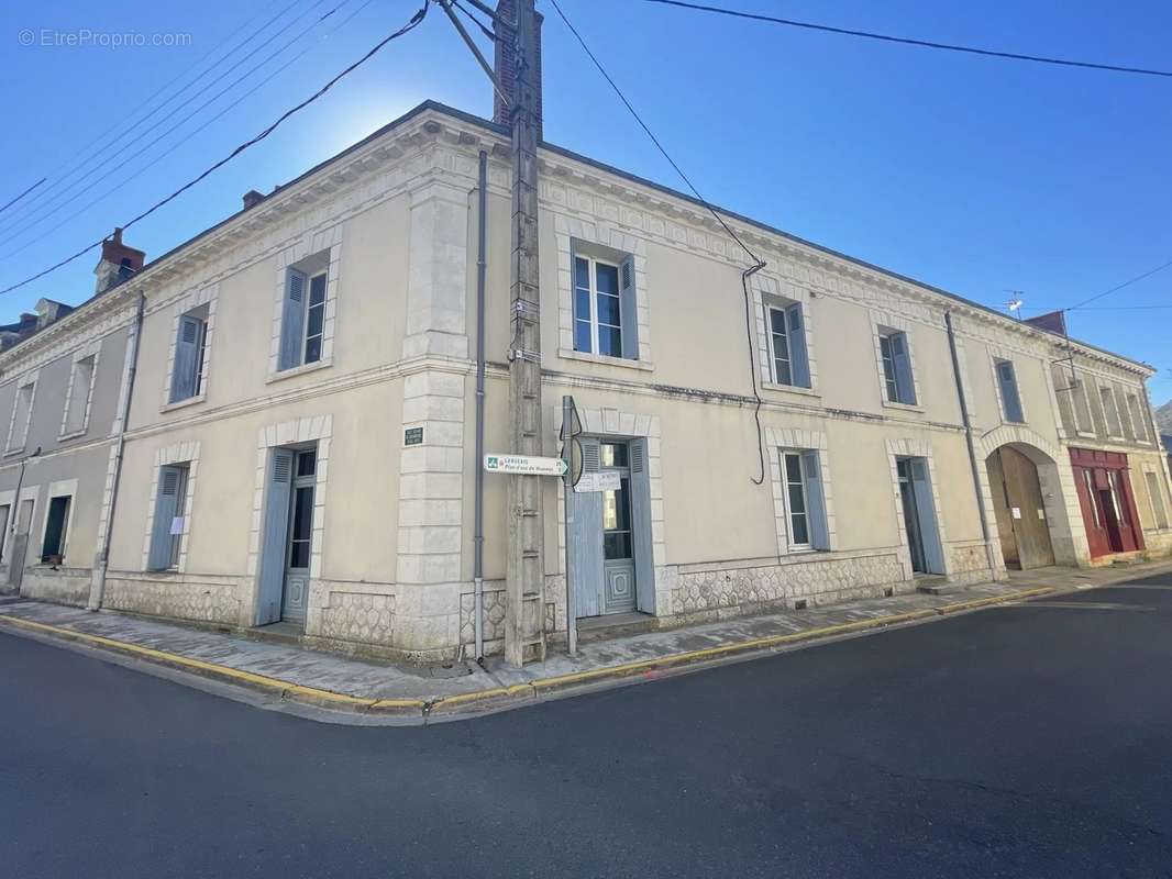 Maison à CHANNAY-SUR-LATHAN