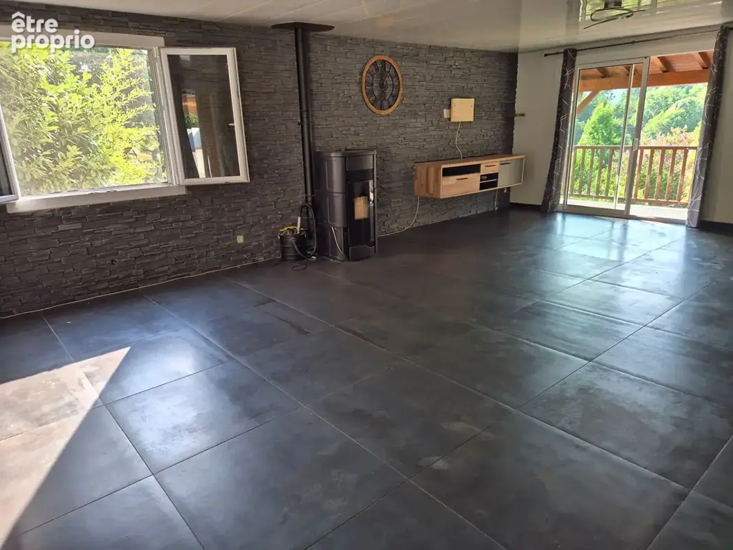 Maison Serres/Arget  T5 de136 m2 sur terrain de 2050 m² - photo 4