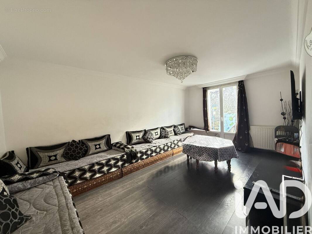 Photo 1 - Appartement à SAVIGNY-LE-TEMPLE
