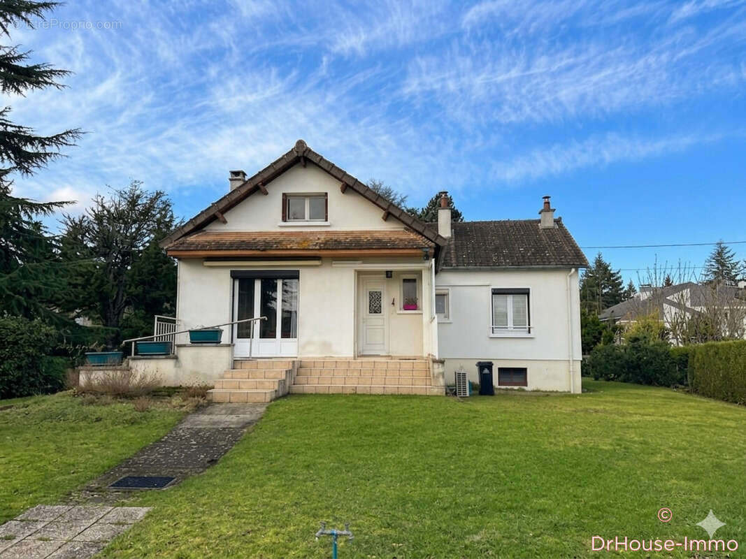 Maison à CHAMPAGNE