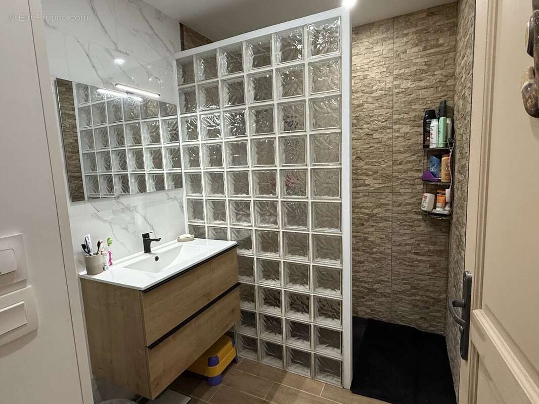 Maison à VILLENEUVE-LA-GUYARD