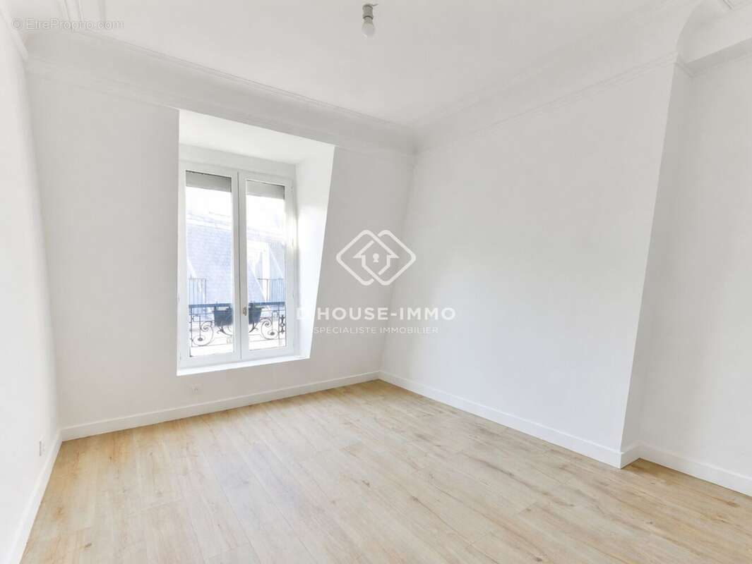 Appartement à PARIS-10E