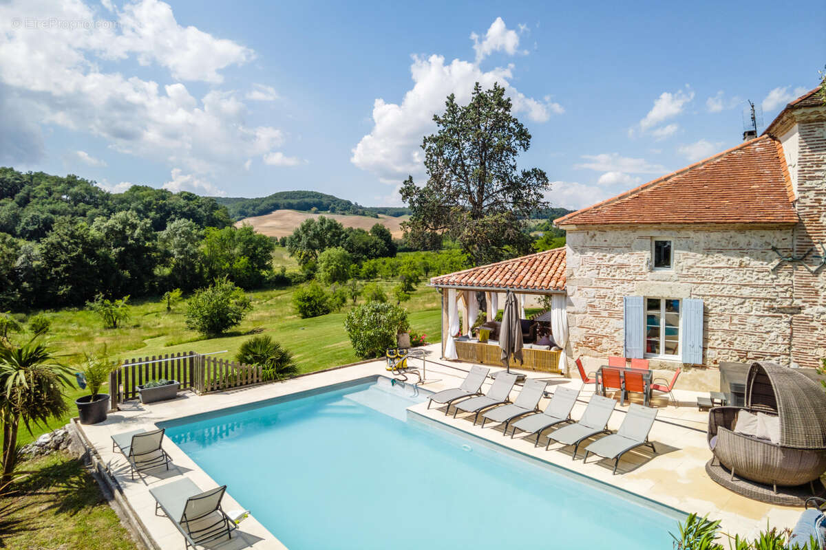 Maison de campagne avec annexes, 3 x piscines et vue - photo 48