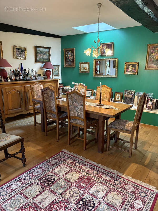 Maison à AMBRIERES-LES-VALLEES