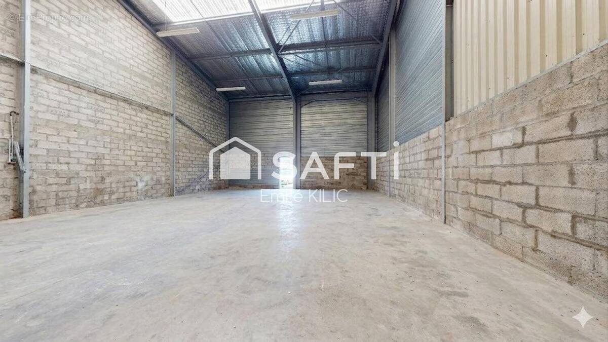 Photo 1 - Commerce à SAINT-JEAN-D'ILLAC