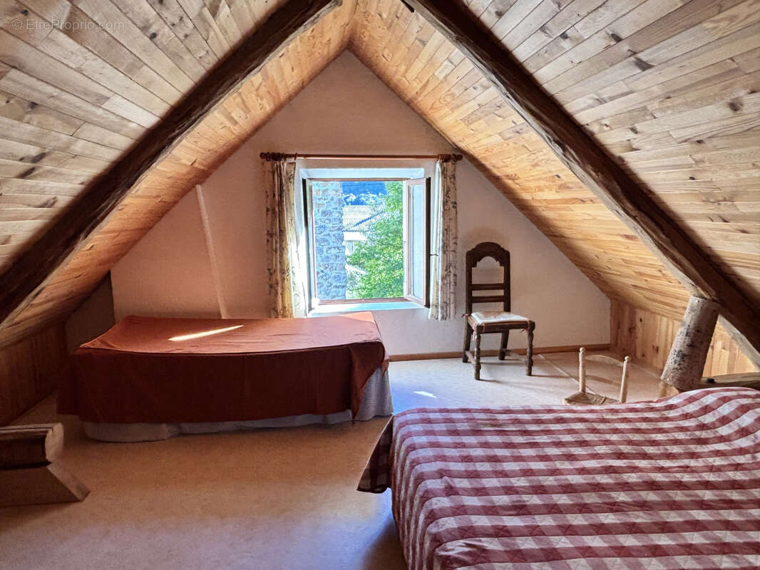 Maison à LA ROCHE-DES-ARNAUDS