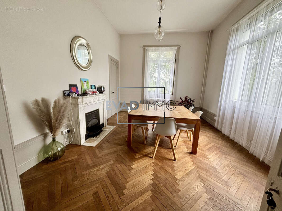 Maison 325 m² à Montrond-Les-Bains  - photo 6