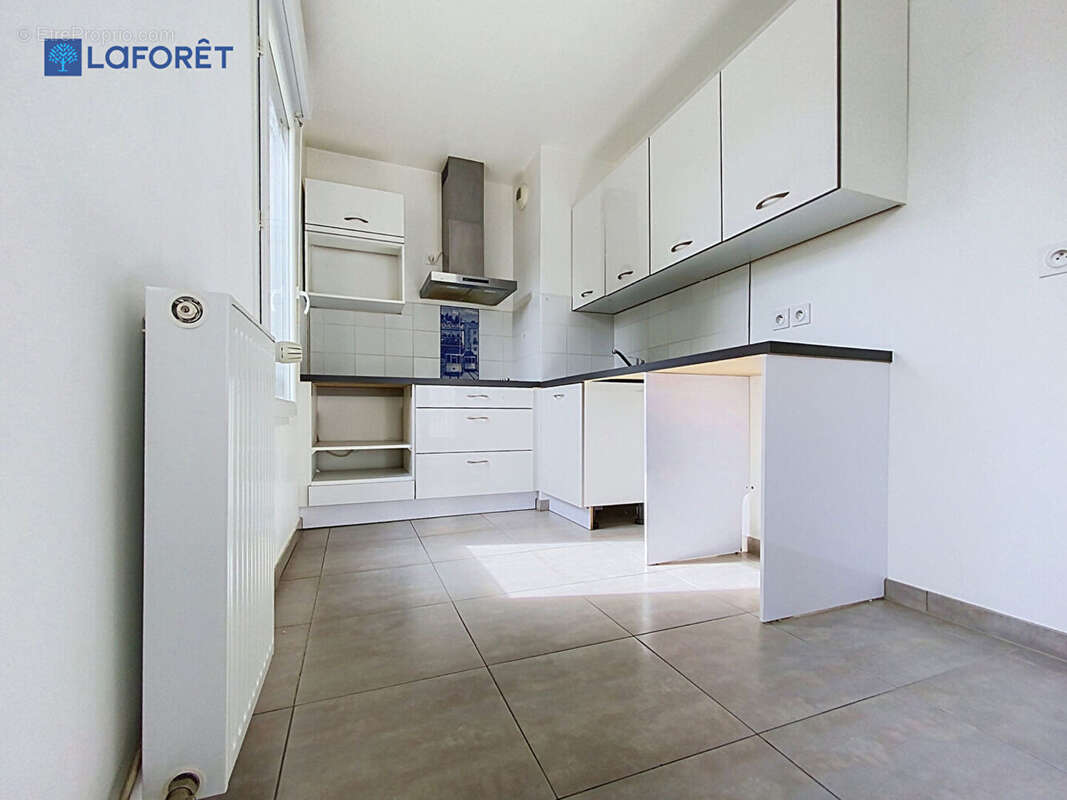 Appartement à EMERAINVILLE