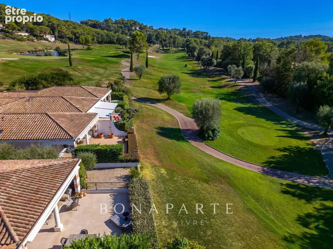 Mougins – royal golf – élégante villa rénovée avec accès direct au golf - photo 2