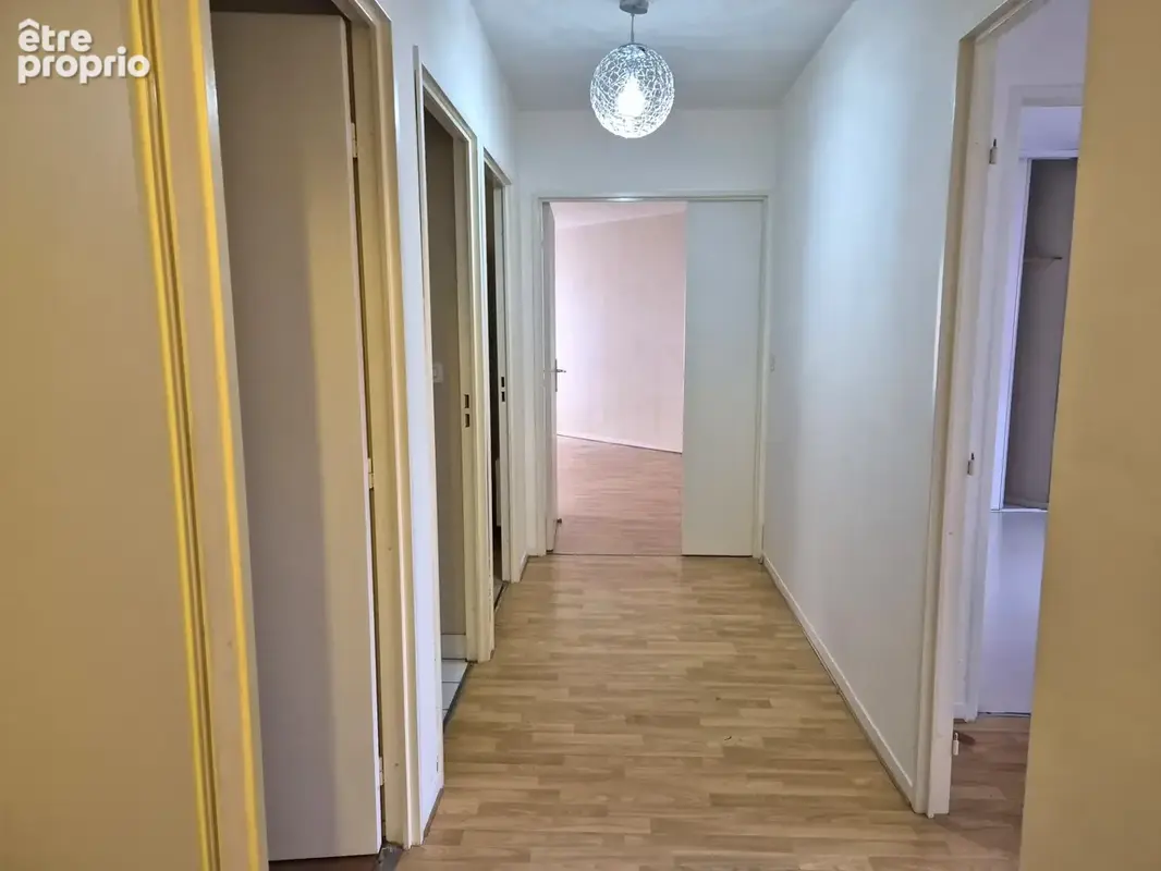 Appartement T3, cave et une place parking - photo 2