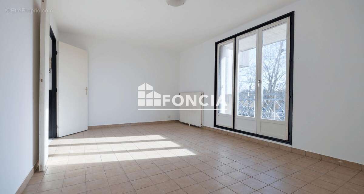 Evry-Courcouronnes - T2 - 49,25 M2 - photo 3