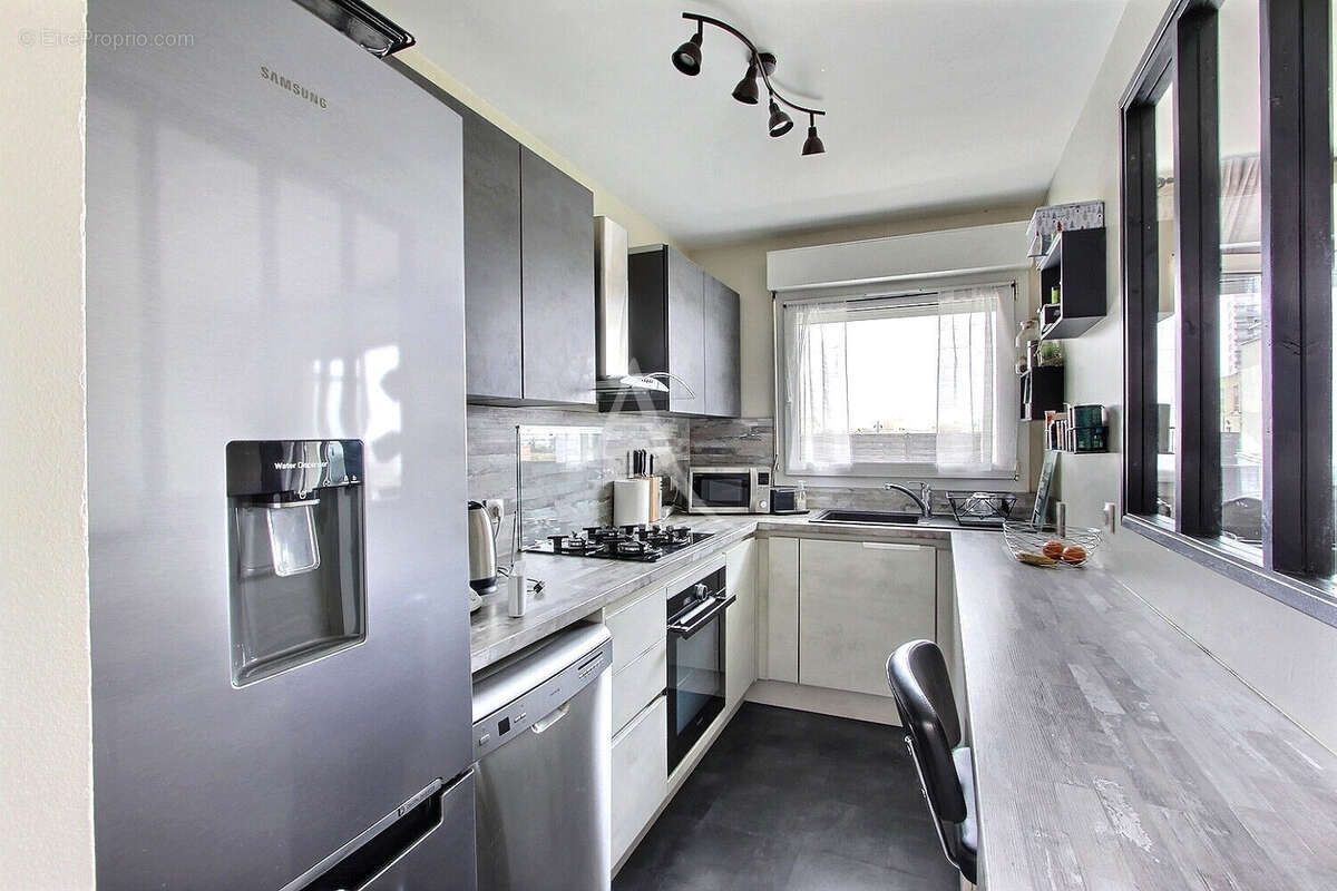 Appartement à VILLENEUVE-LA-GARENNE