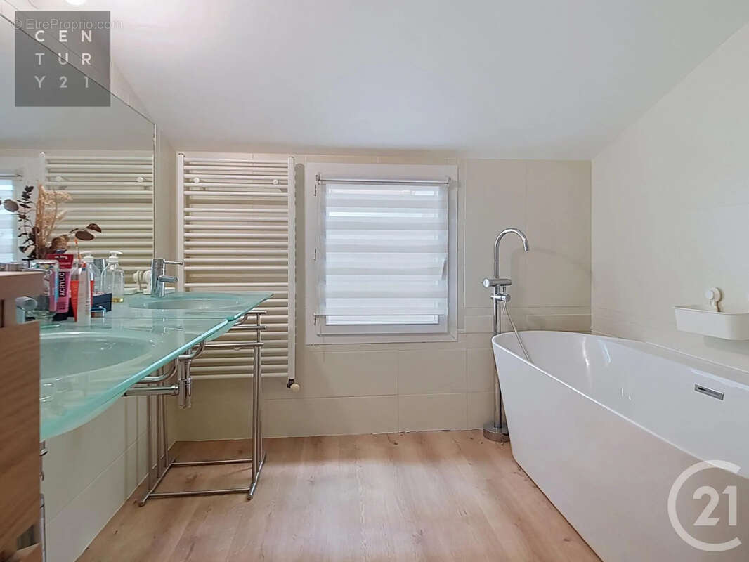 Appartement 149 m² à Saint-Andre-Les-Vergers  - photo 11
