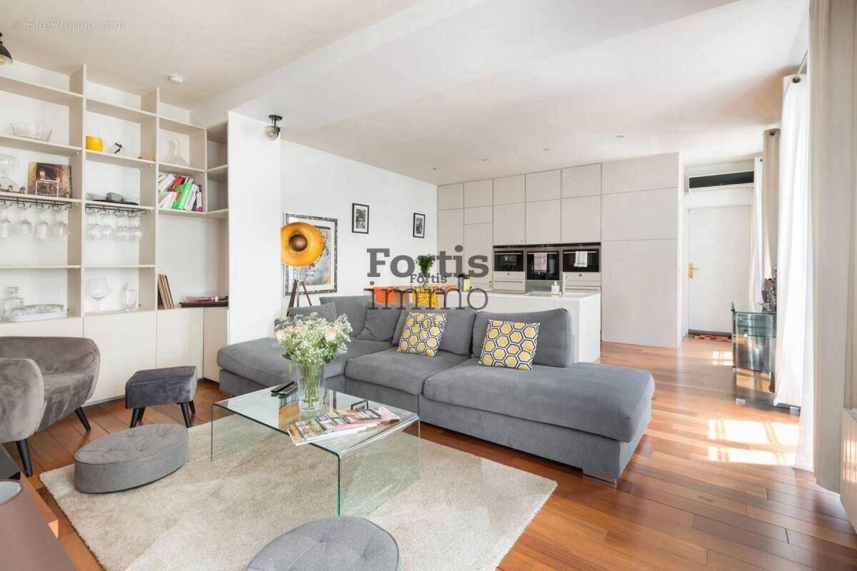 Appartement à PARIS-2E