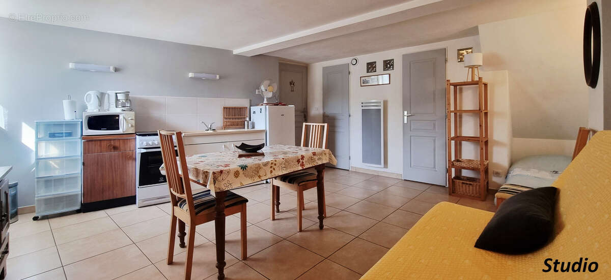Appartement à SAINT-JEAN-DE-MUZOLS