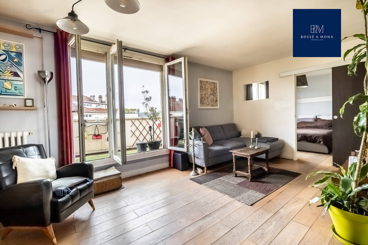 Appartement à COURBEVOIE