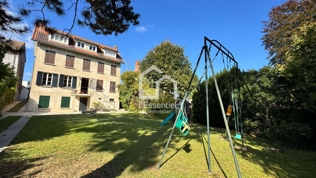 Maison à VERNEUIL-SUR-SEINE