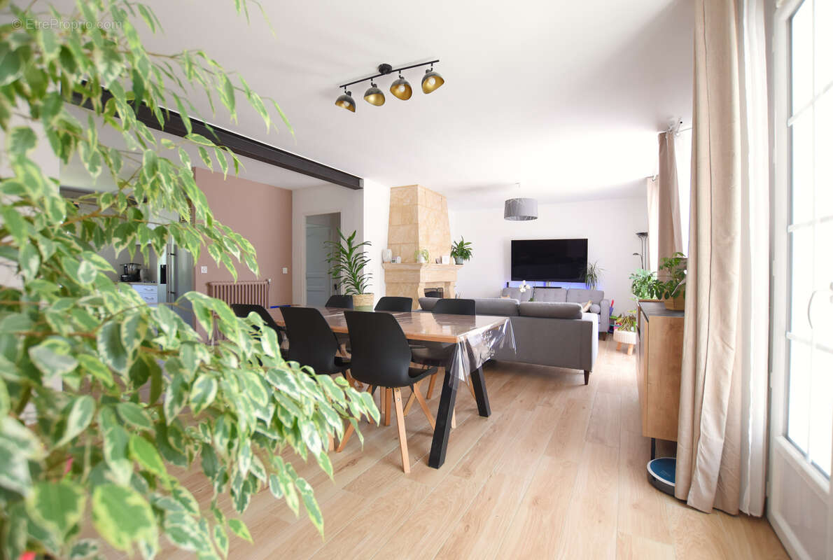 Maison à LES ESSARTS-LE-ROI