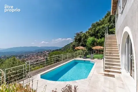 Maison 221 m² à Grasse  - photo 2