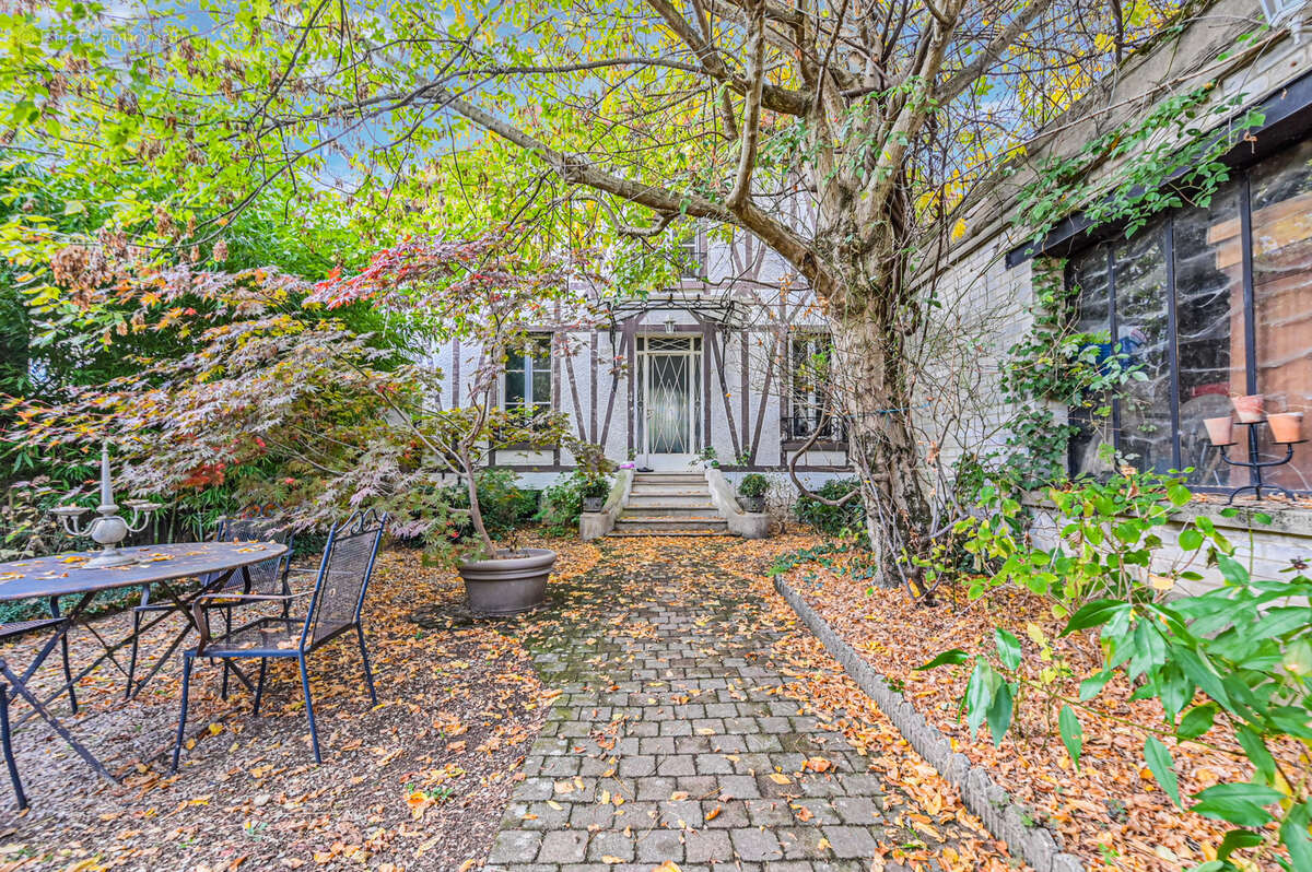 Maison à SAINT-MAUR-DES-FOSSES