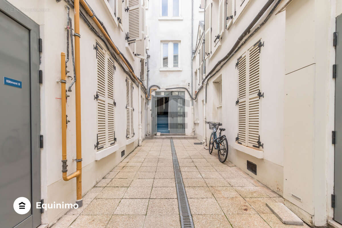 Appartement à PARIS-17E