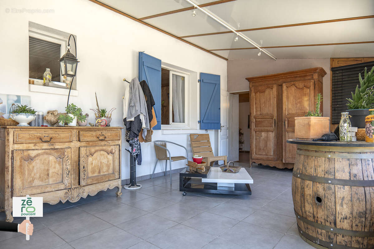 Maison à CHAMPAGNE-LES-MARAIS