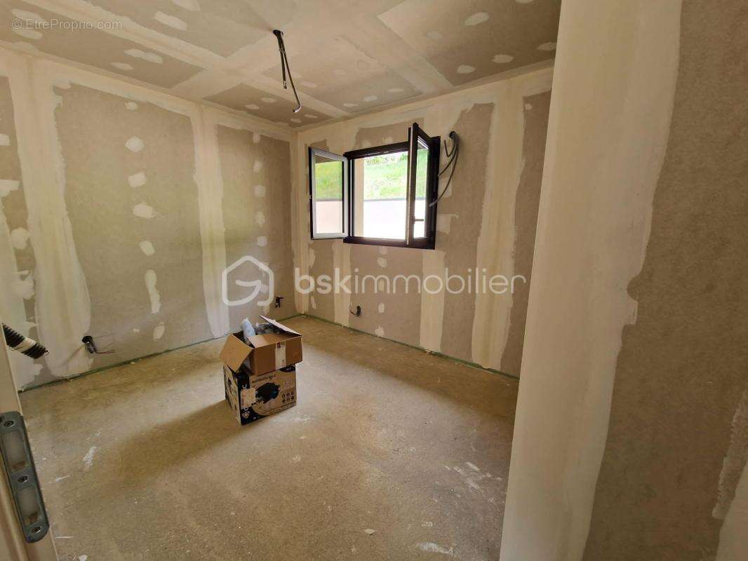 Maison à LA TOUR-DU-PIN