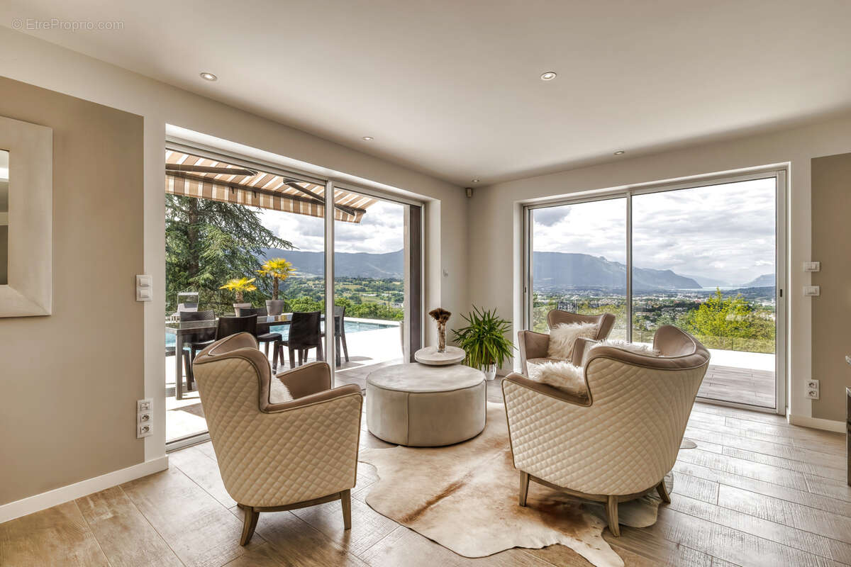 Maison à JACOB-BELLECOMBETTE