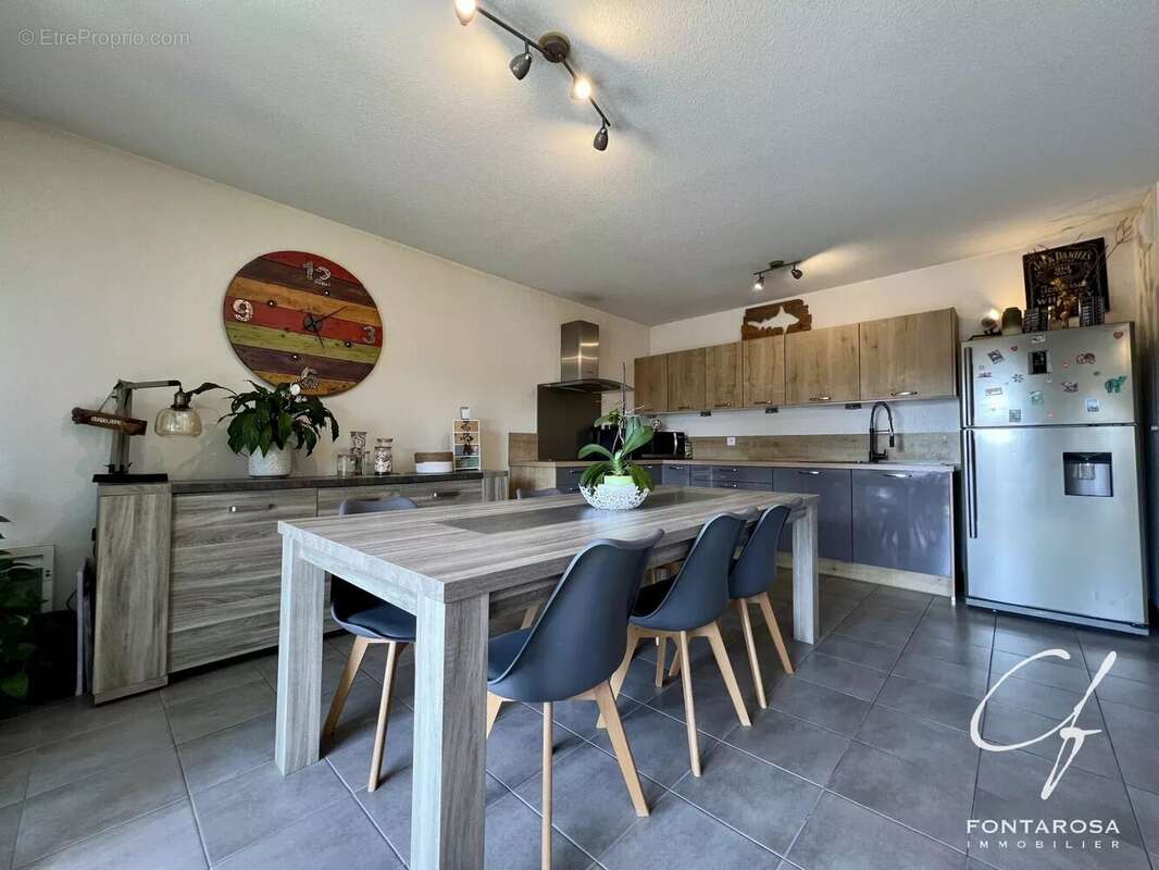 Appartement 4 pièces – Dernier étage avec ascenseur – Garage et stationnement – Secteur Hôpital de Fréjus - photo 4
