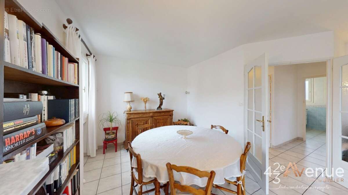 Maison à SAINT-GENEST-LERPT